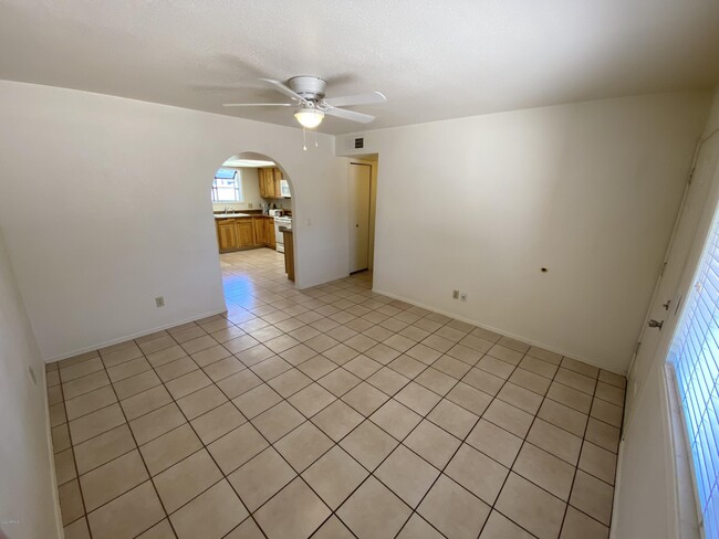 Building Photo - 108 E Juniper Ave
