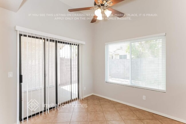 Building Photo - 921 S Val Vista Dr