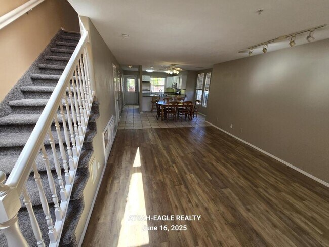 Foto del edificio - 1200 Glen Canyon Dr