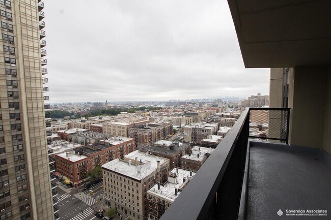 Foto del edificio - 111 Wadsworth Ave