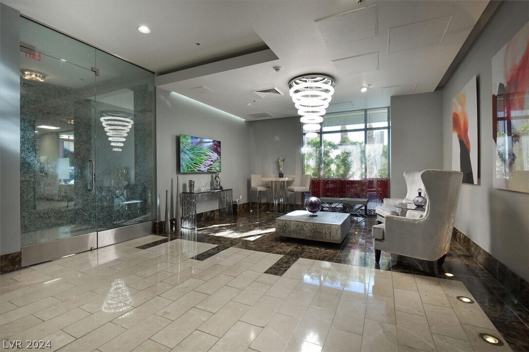 Foto del edificio - 200 W Sahara Ave
