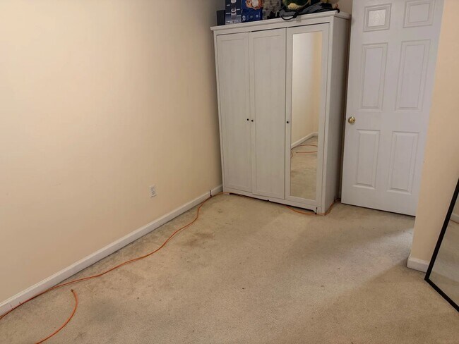 Foto del edificio - 5823 Pearson Ln