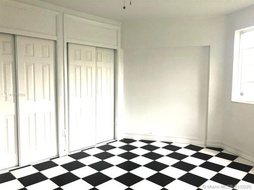 Primary Photo - 1701 NE Miami Gardens Dr