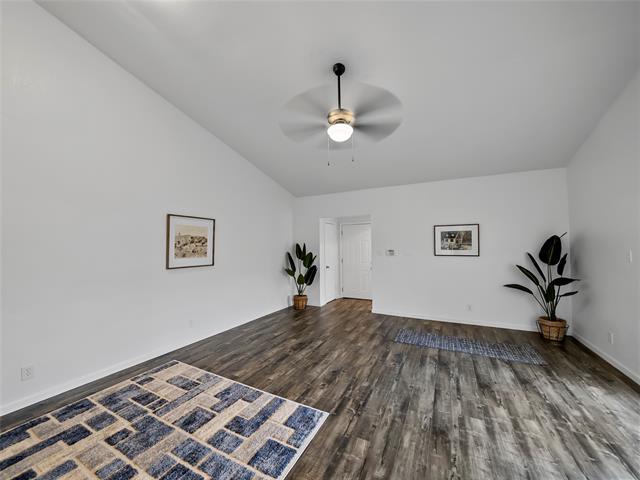Building Photo - 8545 Midpark Rd