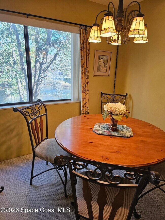 Foto del edificio - 7820 Shadowood Dr