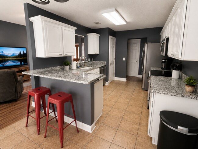 Foto del edificio - 901 Laurel Hill Cir