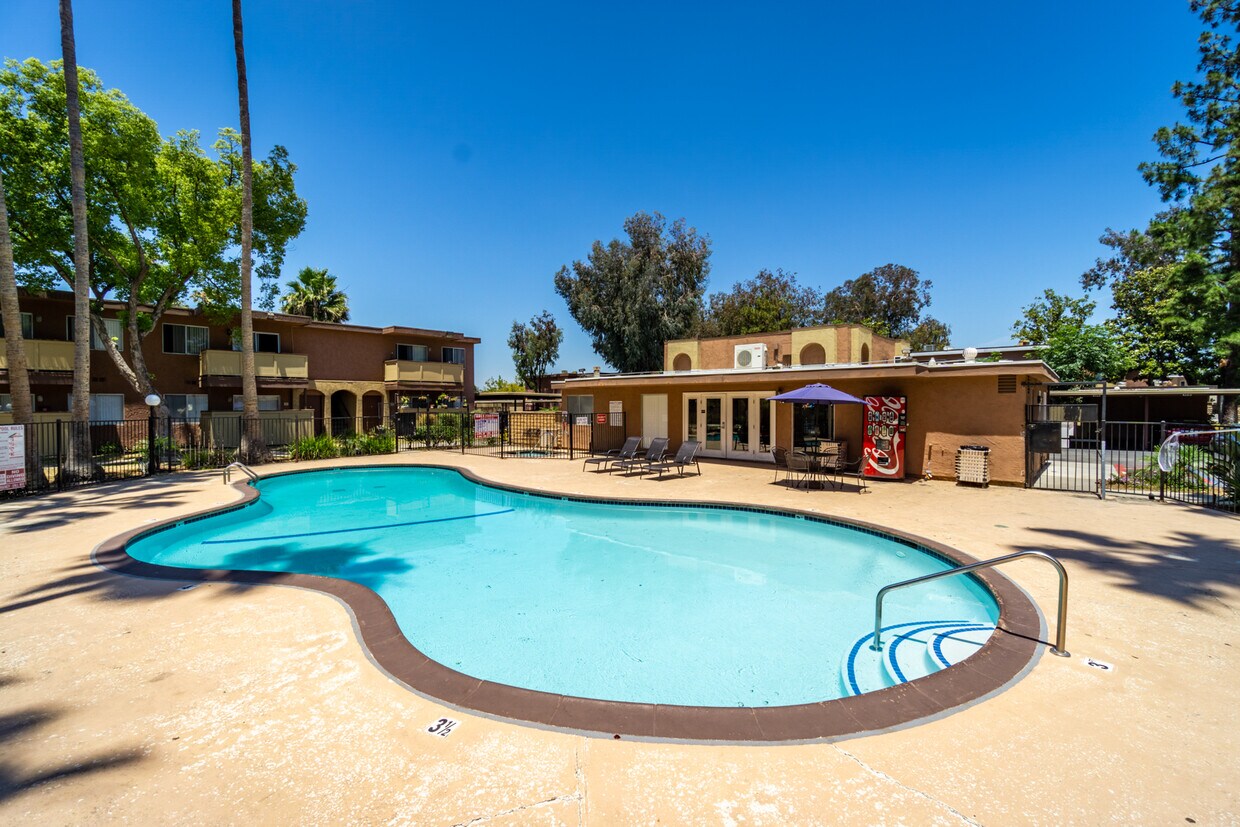 Estancia Apartments Escondido, CA