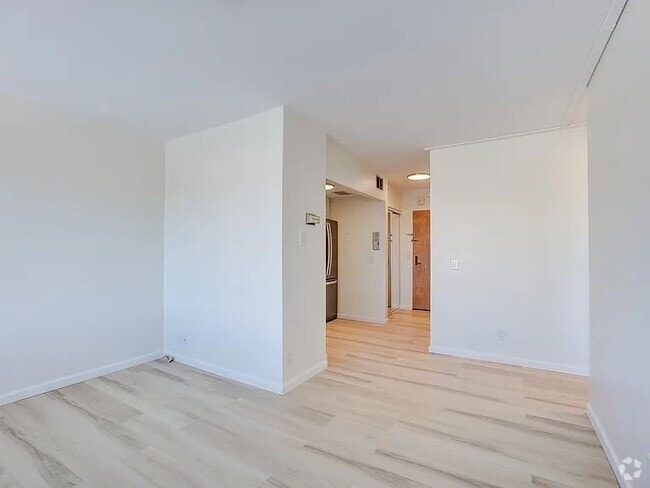 Building Photo - 555 E William St