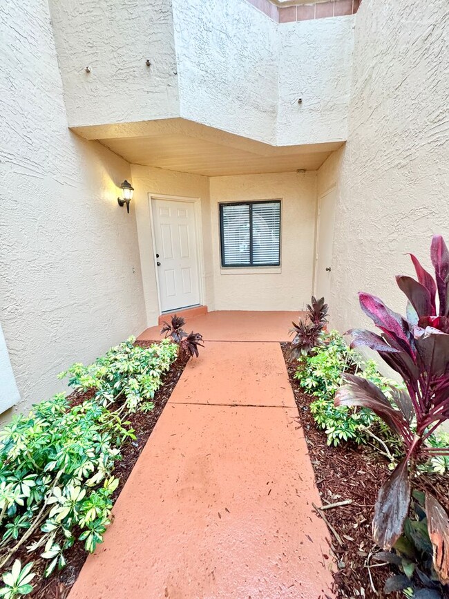 Building Photo - Dr. Phillips 3 Bed 2 Bath For Rent at soug...