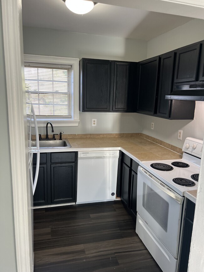 Foto del edificio - 2367 Cascade Rd