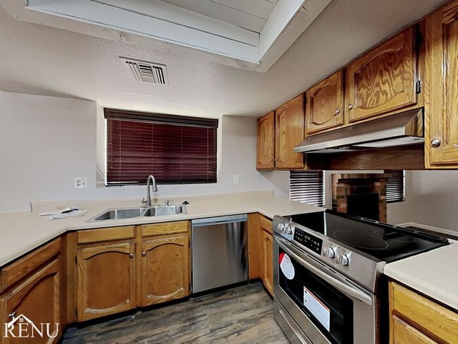 Foto del edificio - 7267 W Charter Oak Rd