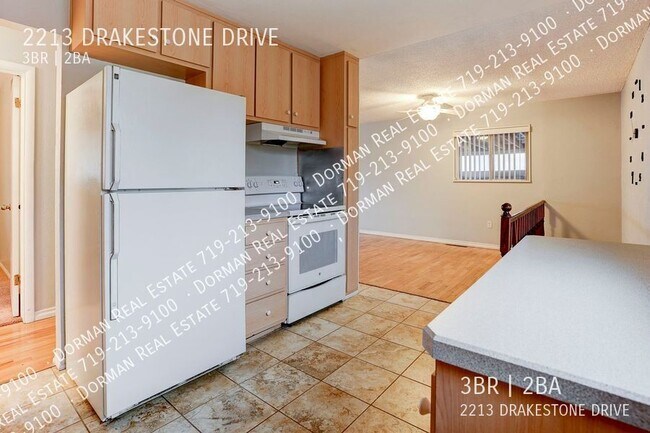 Building Photo - 2213 Drakestone Dr