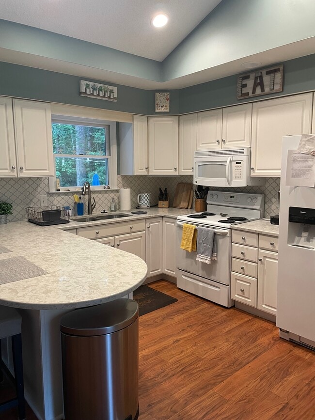 Building Photo - 122 High Sheriff Trail