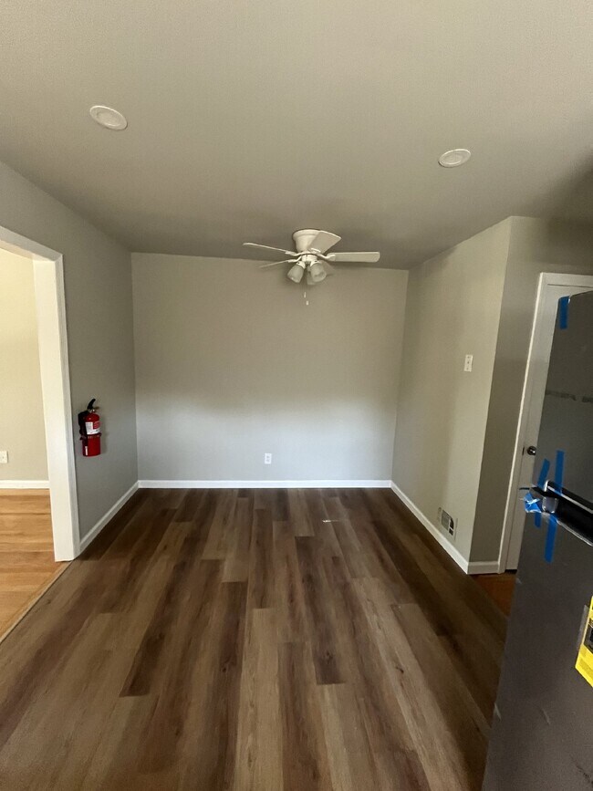 Building Photo - "Charming 1-Bedroom Apartment in South Bou...