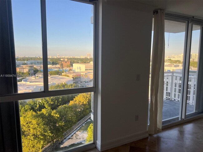 Foto del edificio - 1688 West Ave