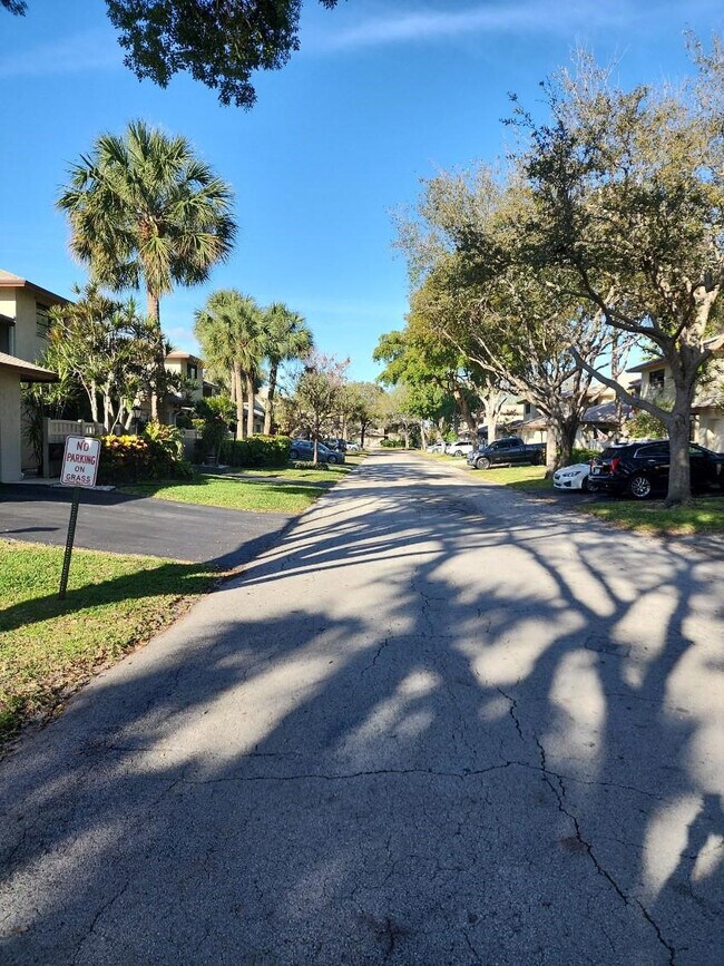 Foto del edificio - 1800 NE 39th Ct