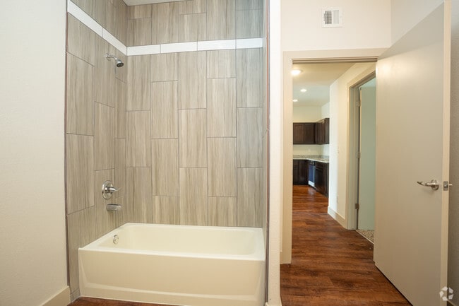 2BR, 2BA - 1,150 SF - Sanctuary At Shasta- Luxury Apartments
