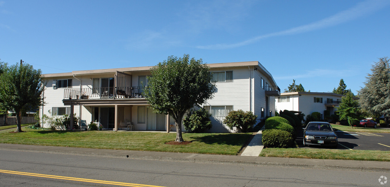 Primary Photo - Four Seasons Greentree Apartments