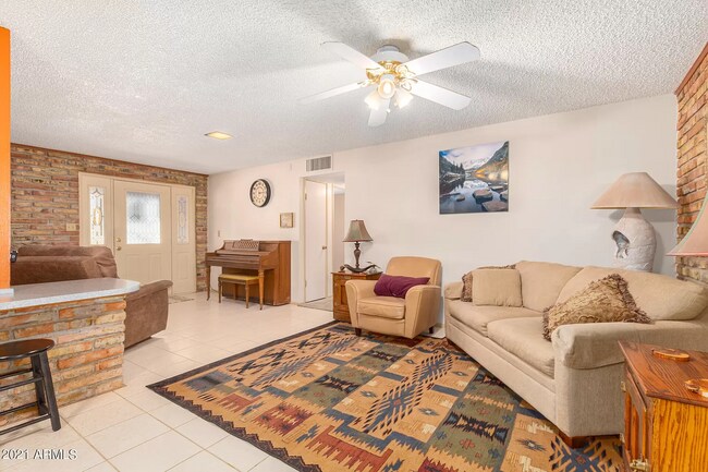 Building Photo - 1345 S Cactus Rd