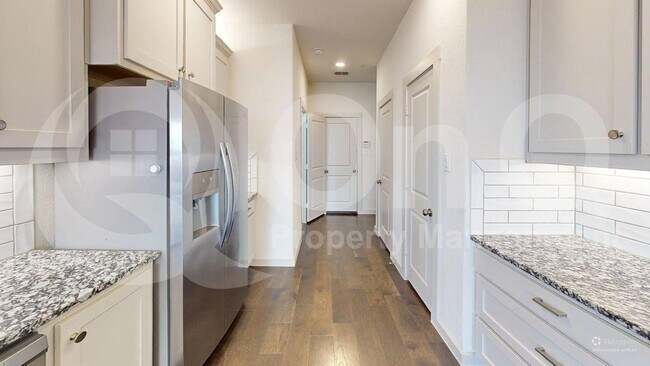 Foto del edificio - 2733 Starburst Dr