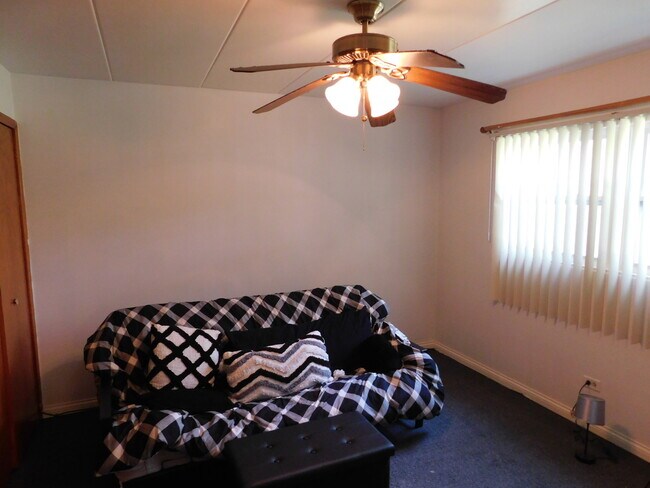 Foto del edificio - 18204 Exchange Ave