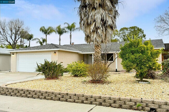 Building Photo - 2128 Elderwood Dr