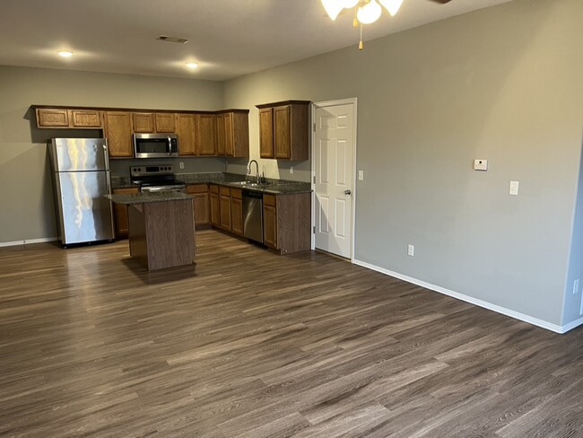 Photo - 3301 SW Windrift Ave (Bentonville, AR) Townhome