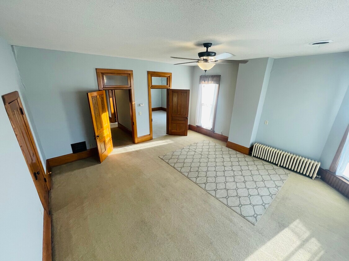 413 W Sandusky St Unit C, Findlay, OH 45840 Apartments in Findlay, OH