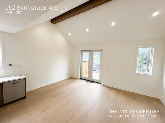 Building Photo - BRAND NEW LUXURY 3 BED 2 BATH NEAR U OF T