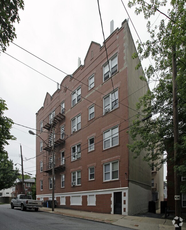131 Silver Lake Rd, Staten Island, NY 10301 Apartments Staten Island