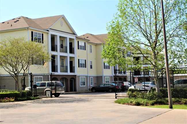 Building Photo - Cadence at Southern University