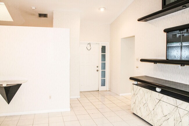 Foto del edificio - 2583 NW 13th St