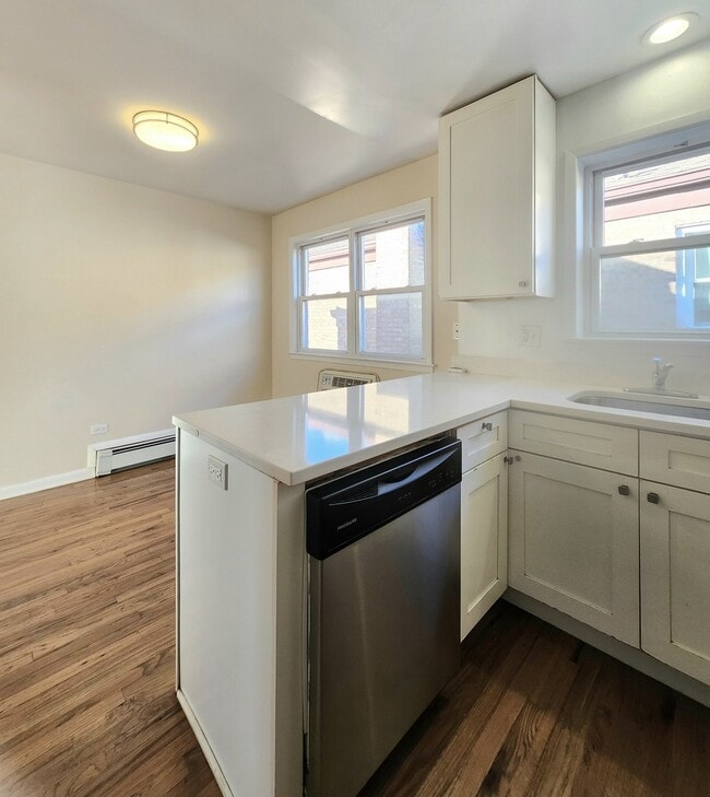 Foto del edificio - 4916 N Harlem Ave