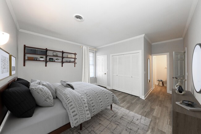 Spacious Bedroom - Chowning Square