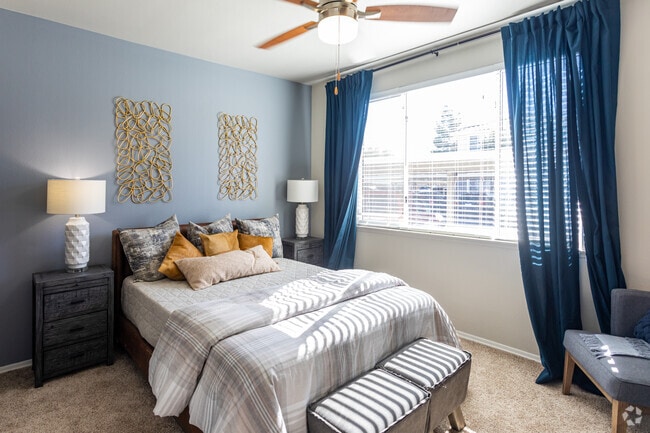 High Ceilings - Arrowhead Summit Apartment Homes
