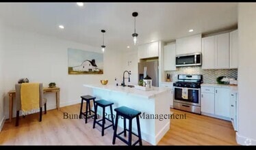 Building Photo - 4 Lone Oak Ct