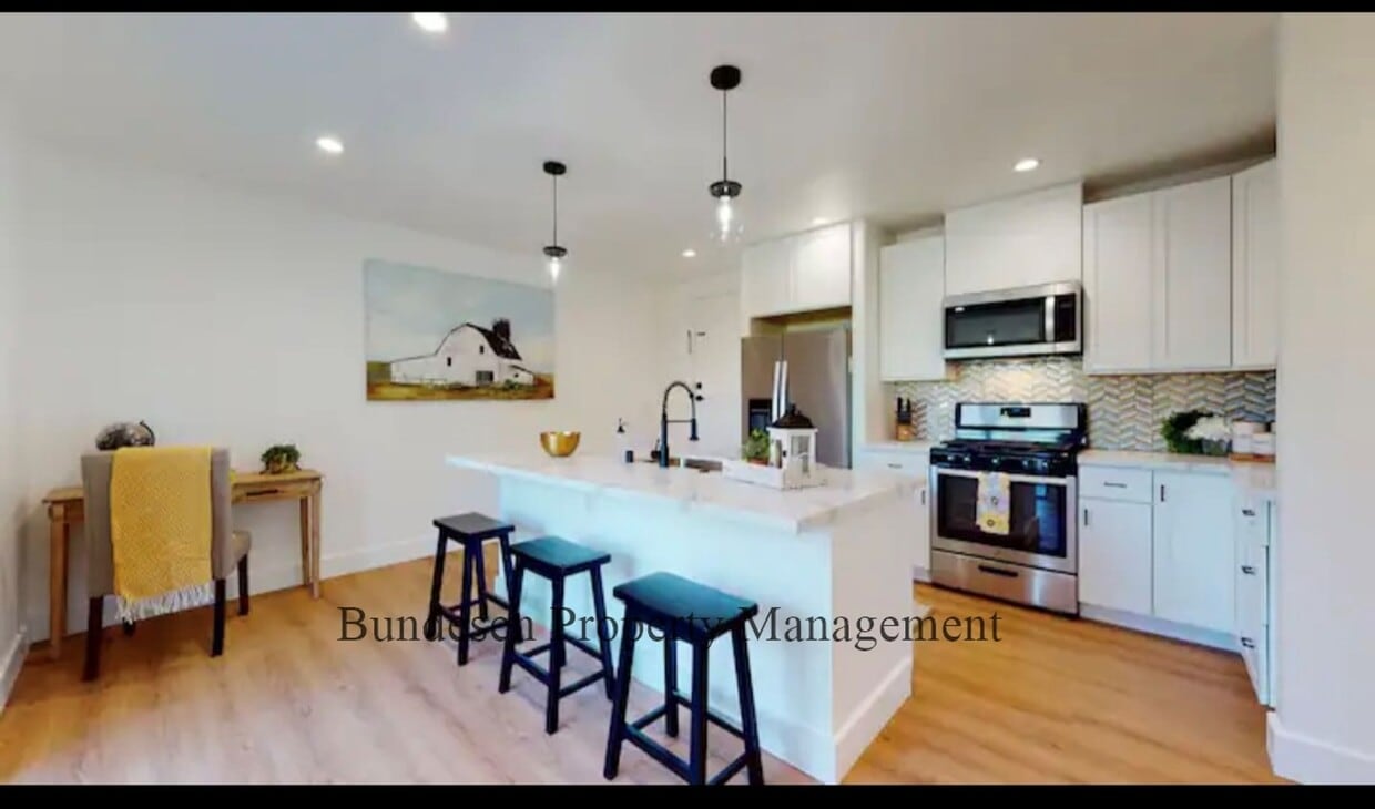 Primary Photo - Furnished or Unfurnished 1-Bed in Petaluma...