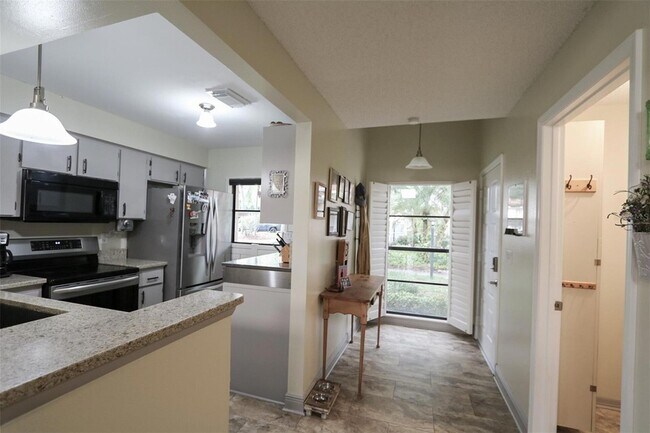 Foto del edificio - 323 Knottwood Ct