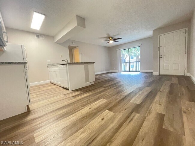 Building Photo - 5309 Summerlin Rd