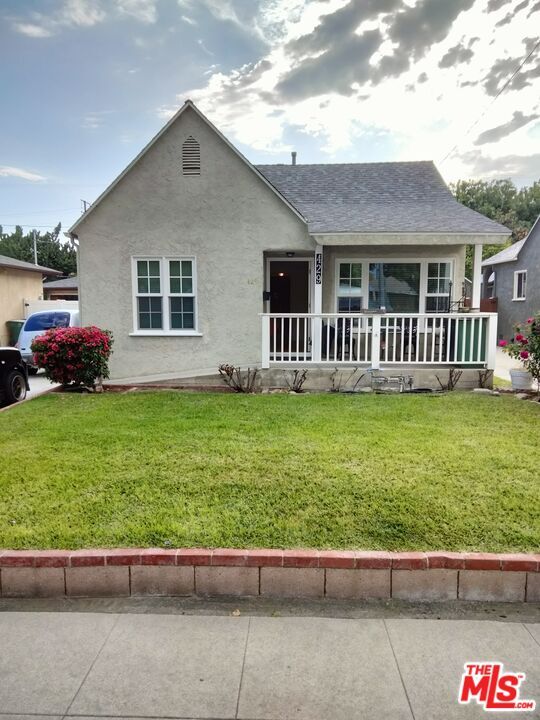 Primary Photo - 429 N Brighton St