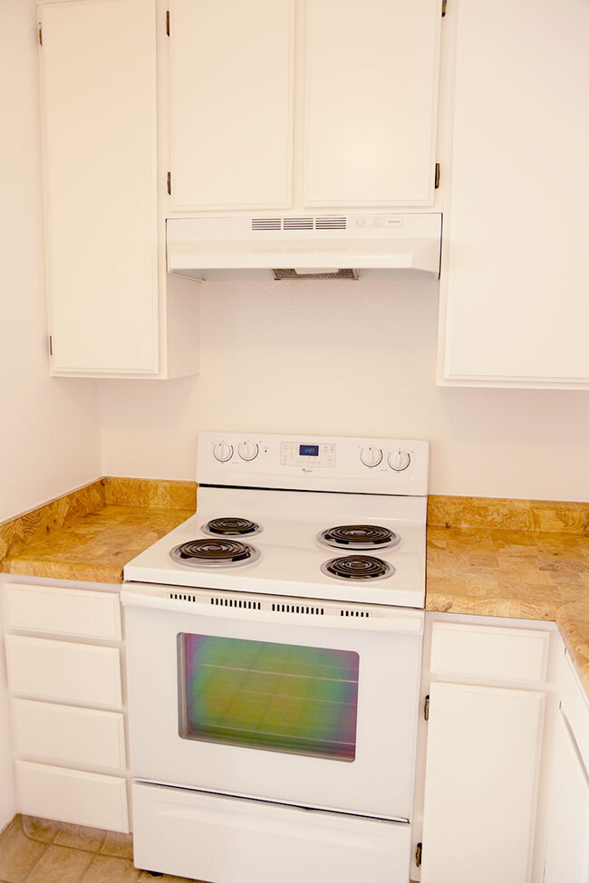 Electric stove - 1915 California St