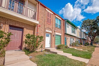 Building Photo - 7700 Creekbend Dr