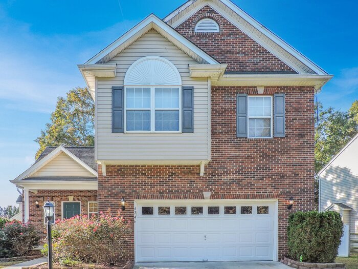 Primary Photo - Pet Friendly 2 Story with 3 Bedrooms/2.5 B...