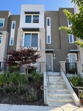 Building Photo - 326 Agustin Narvaez St