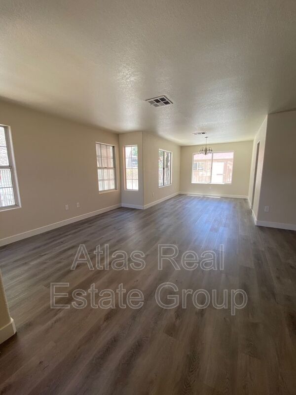 Building Photo - 1825 Monte Alban Dr