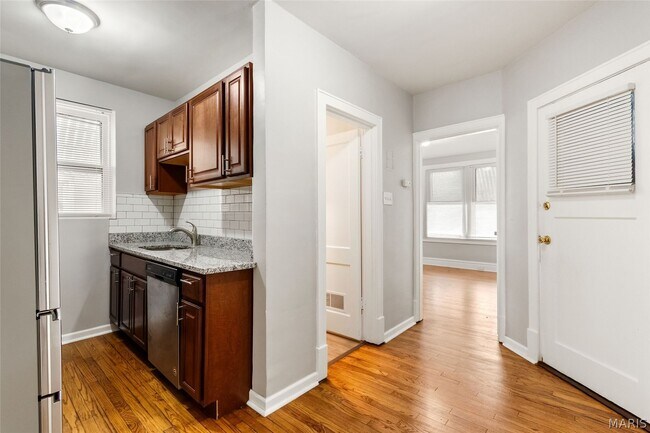 Foto del edificio - 3969 Potomac St