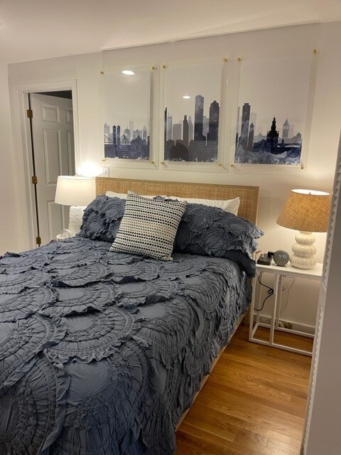 Cama tamaño queen con todas las sábanas - 26 Billings St