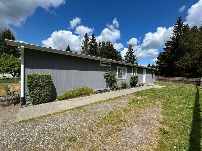 Foto del edificio - 8743 Whitewood Loop SE