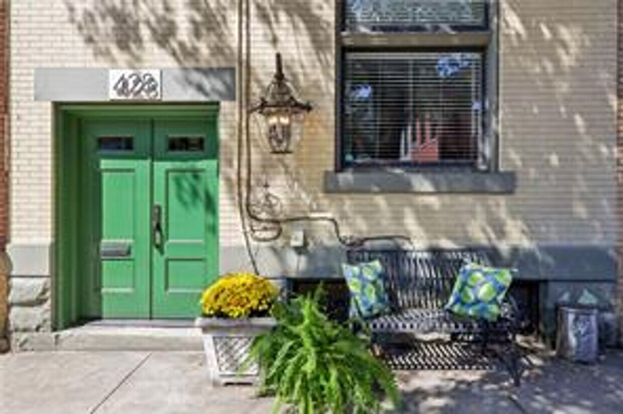 Photo - Central N Taylor Street 428