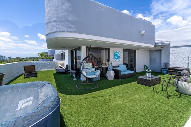 Foto del edificio - 1650 NE 115th St